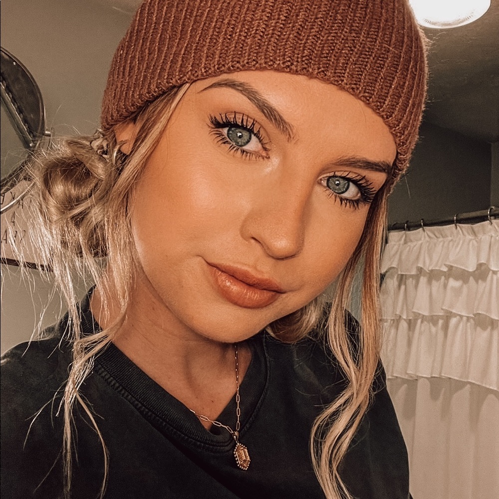 Meet your Posher, Lexi